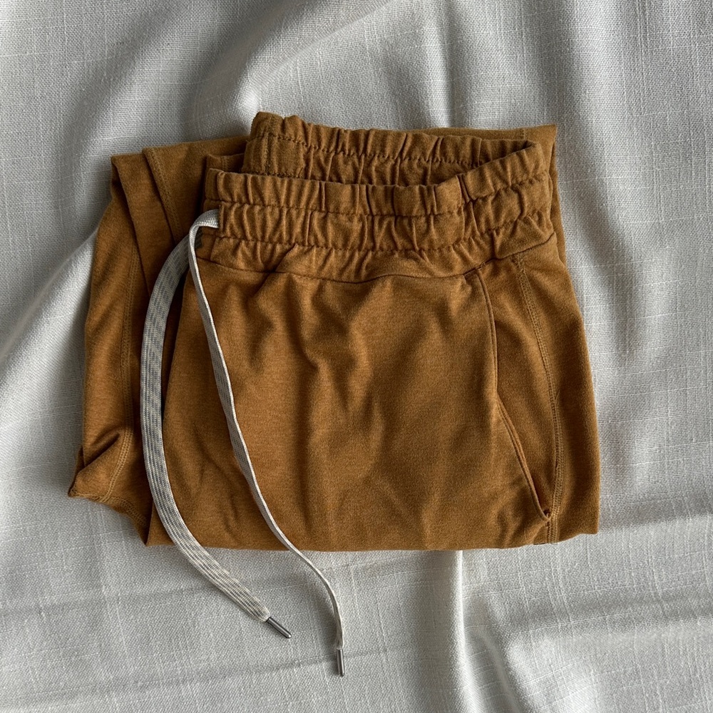 Vuori Jogger Pants